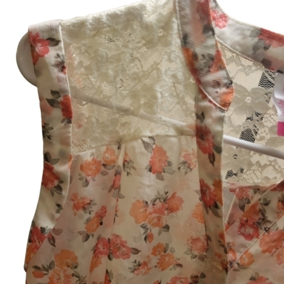 Floral Button Up Tank w/ Tie Front, Lace Shoulder & Draping Back MINT CONDITION - Picture 4 of 9